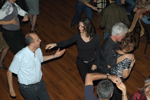 min 2005 12 18 sharkys 164
